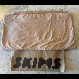 SKIMS Fits Everyone Bandeau in Mica, 2X